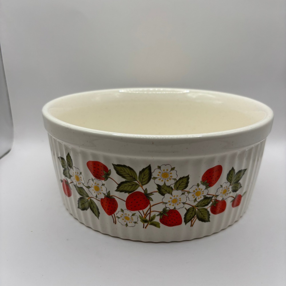 Sheffield Strawberries n Cream‎ Stoneware Casserole Souffle Dish Japan 8 Inch
